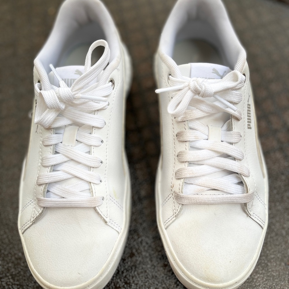 SOLD - Puma Sneakers Women’s Size 7